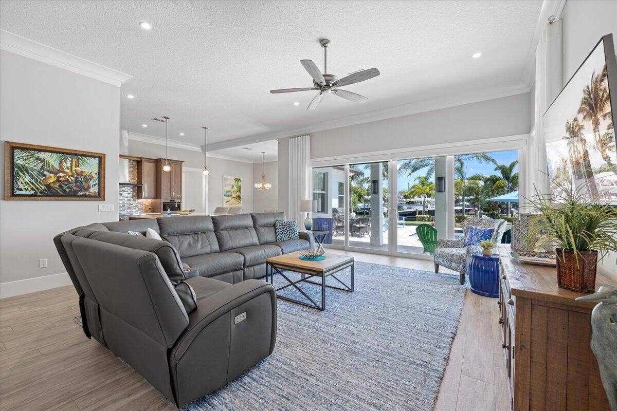 205 Body Court, Jupiter, Jupiter, FL 33477 Spacious Living Room