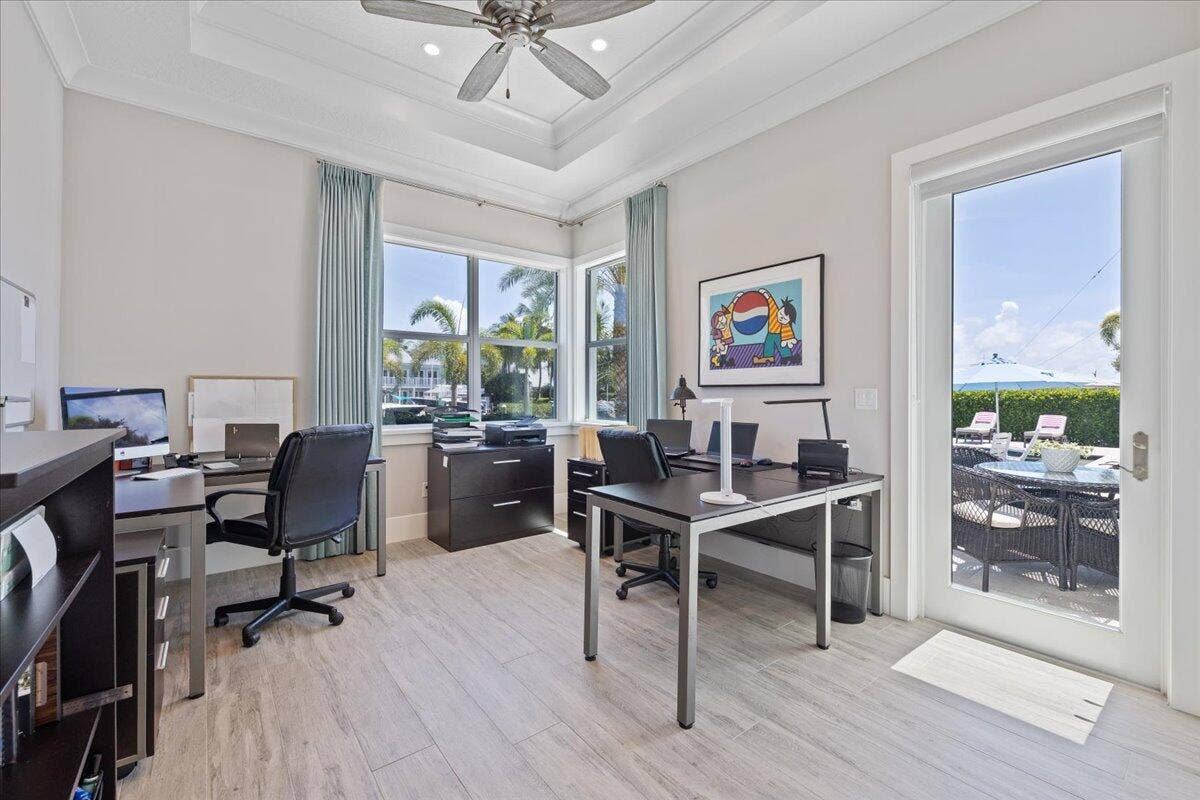 205 Body Court, Jupiter, Jupiter, FL 33477 Spacious Downstairs Office