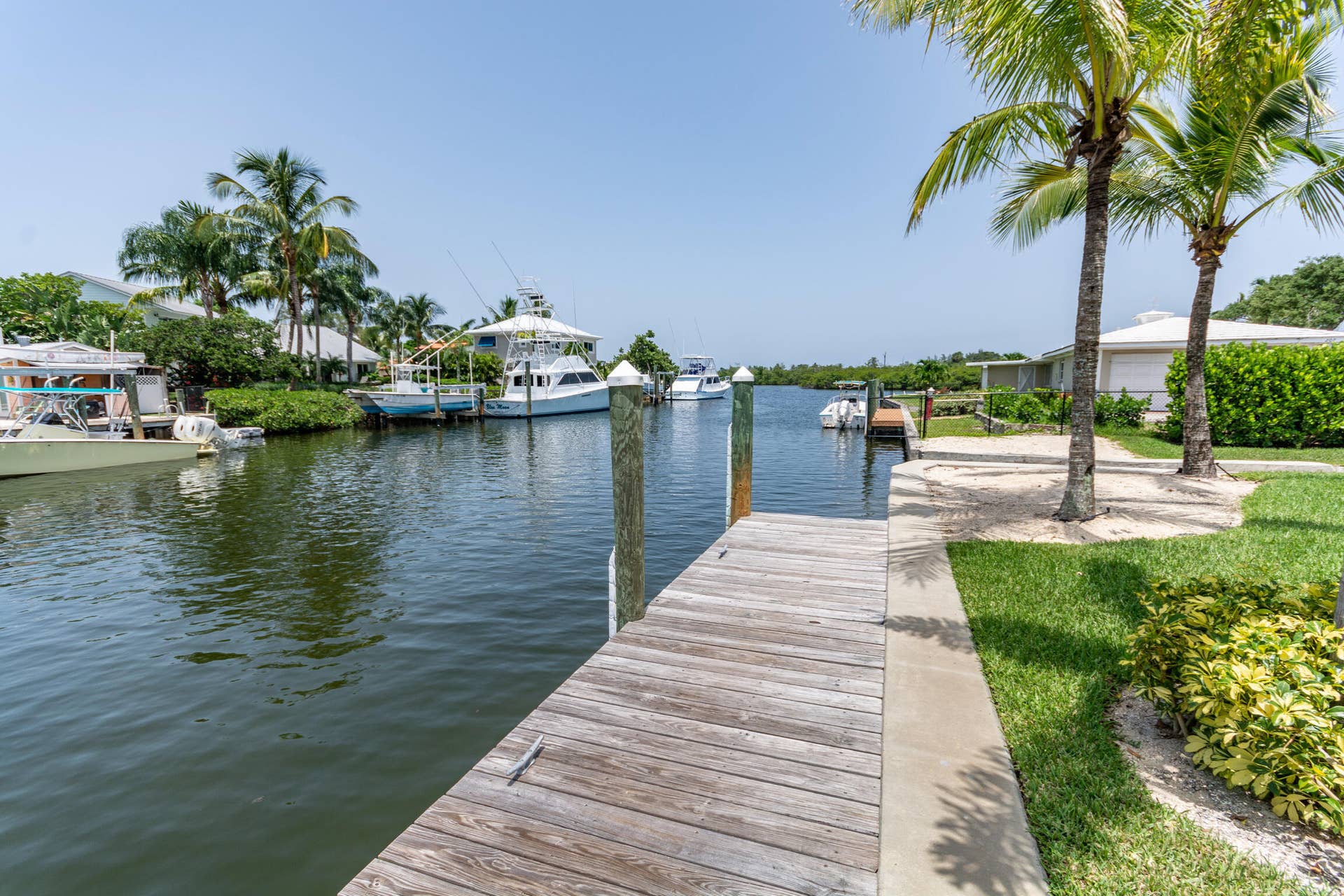 205 Body Court, Jupiter, Jupiter, FL 33477 Dock can fit up to 24 foot boat