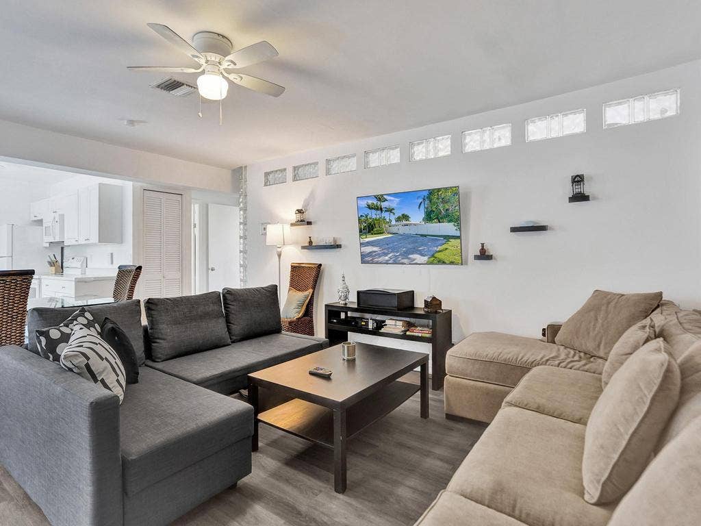 4422 Sea Grape Drive, Lauderdale By The Sea, FL 33308 ROY05526