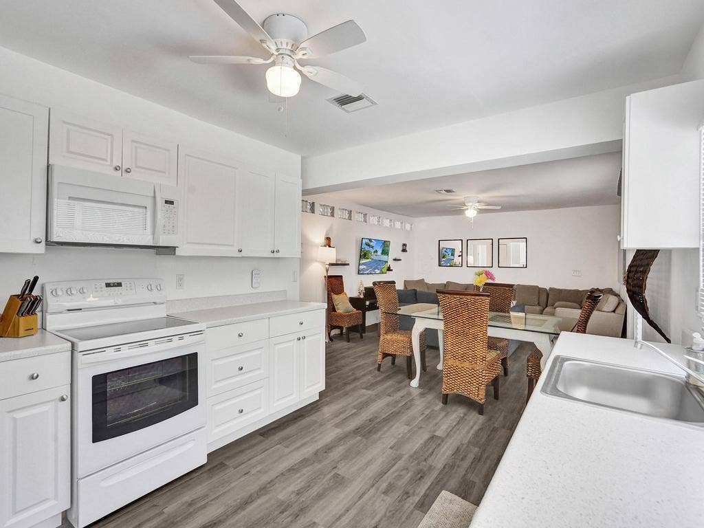 4422 Sea Grape Drive, Lauderdale By The Sea, FL 33308 ROY05538