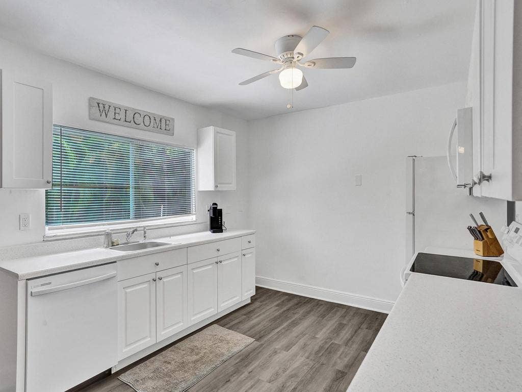 4422 Sea Grape Drive, Lauderdale By The Sea, FL 33308 ROY05535