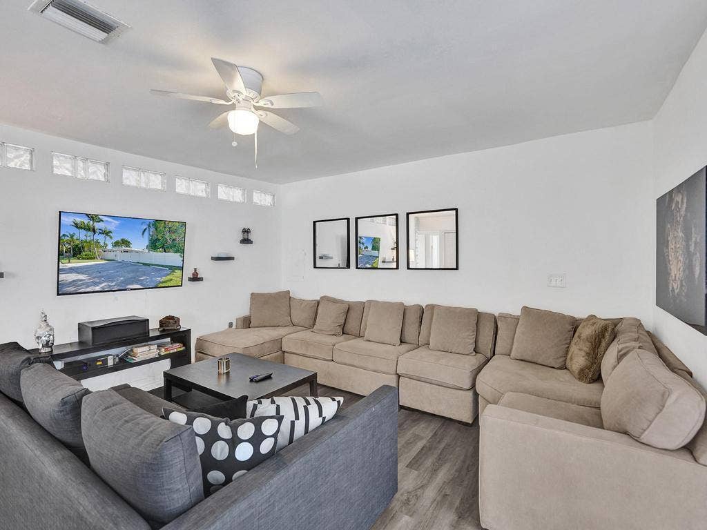 4422 Sea Grape Drive, Lauderdale By The Sea, FL 33308 ROY05517