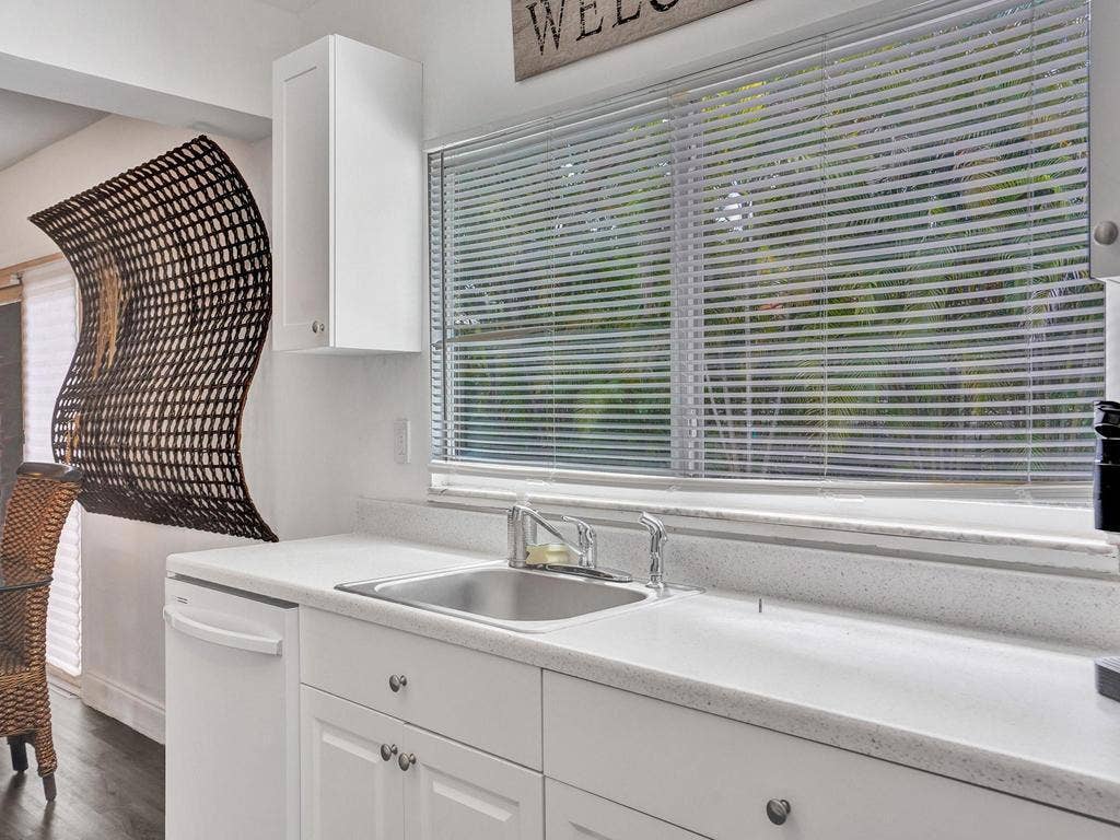 4422 Sea Grape Drive, Lauderdale By The Sea, FL 33308 ROY05544