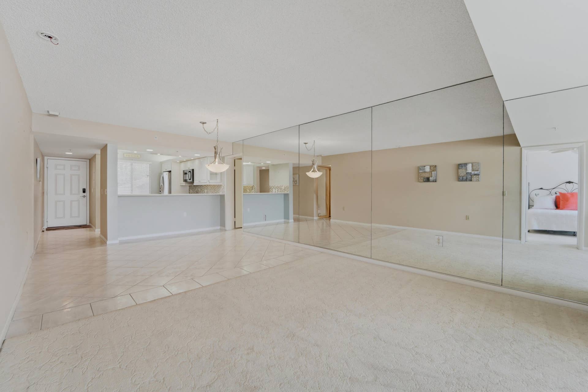 2601 MARINA ISLE Way, #204, Jupiter, FL 33477 Dining-Living
