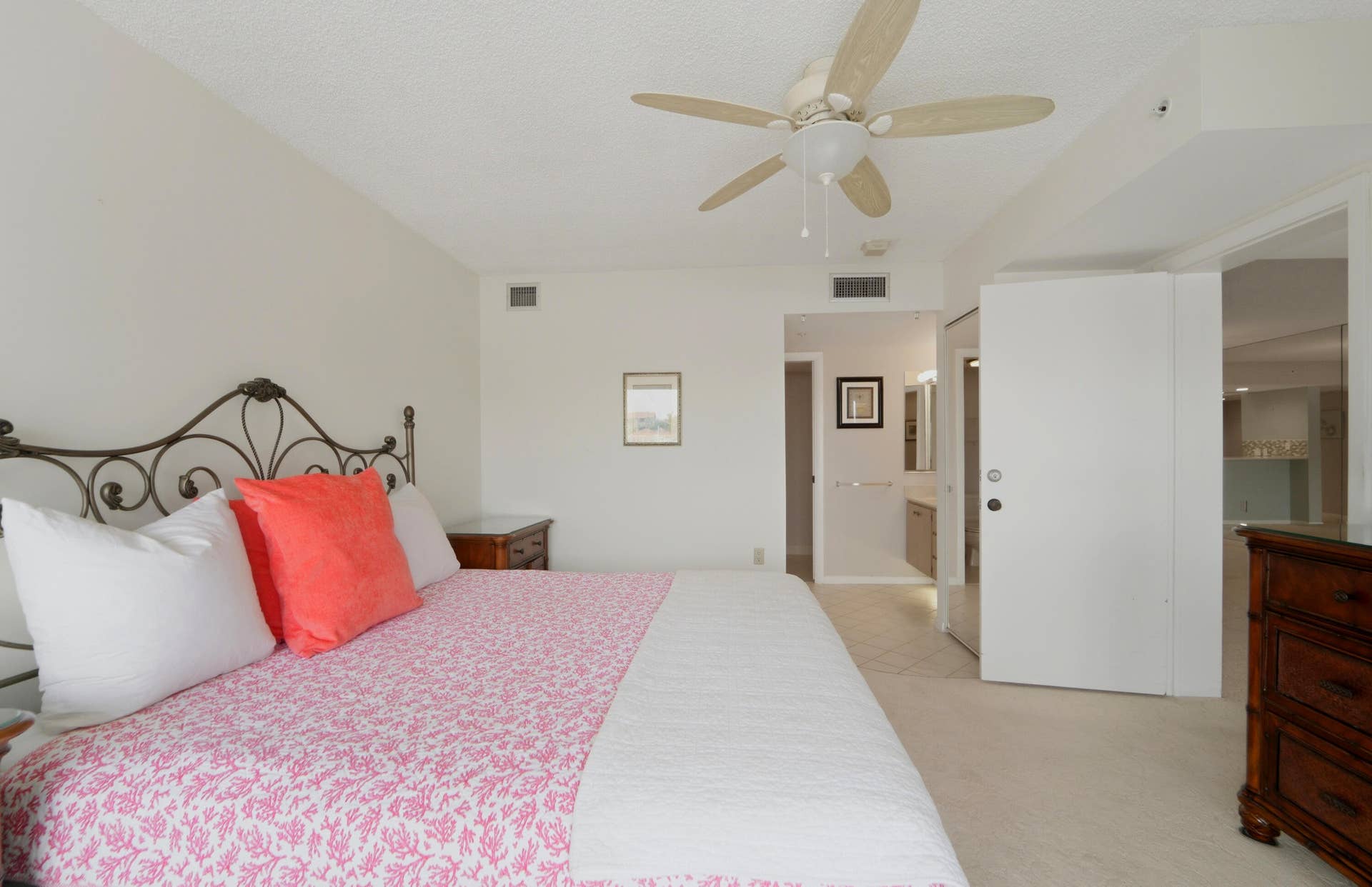 2601 MARINA ISLE Way, #204, Jupiter, FL 33477 Main Bedroom