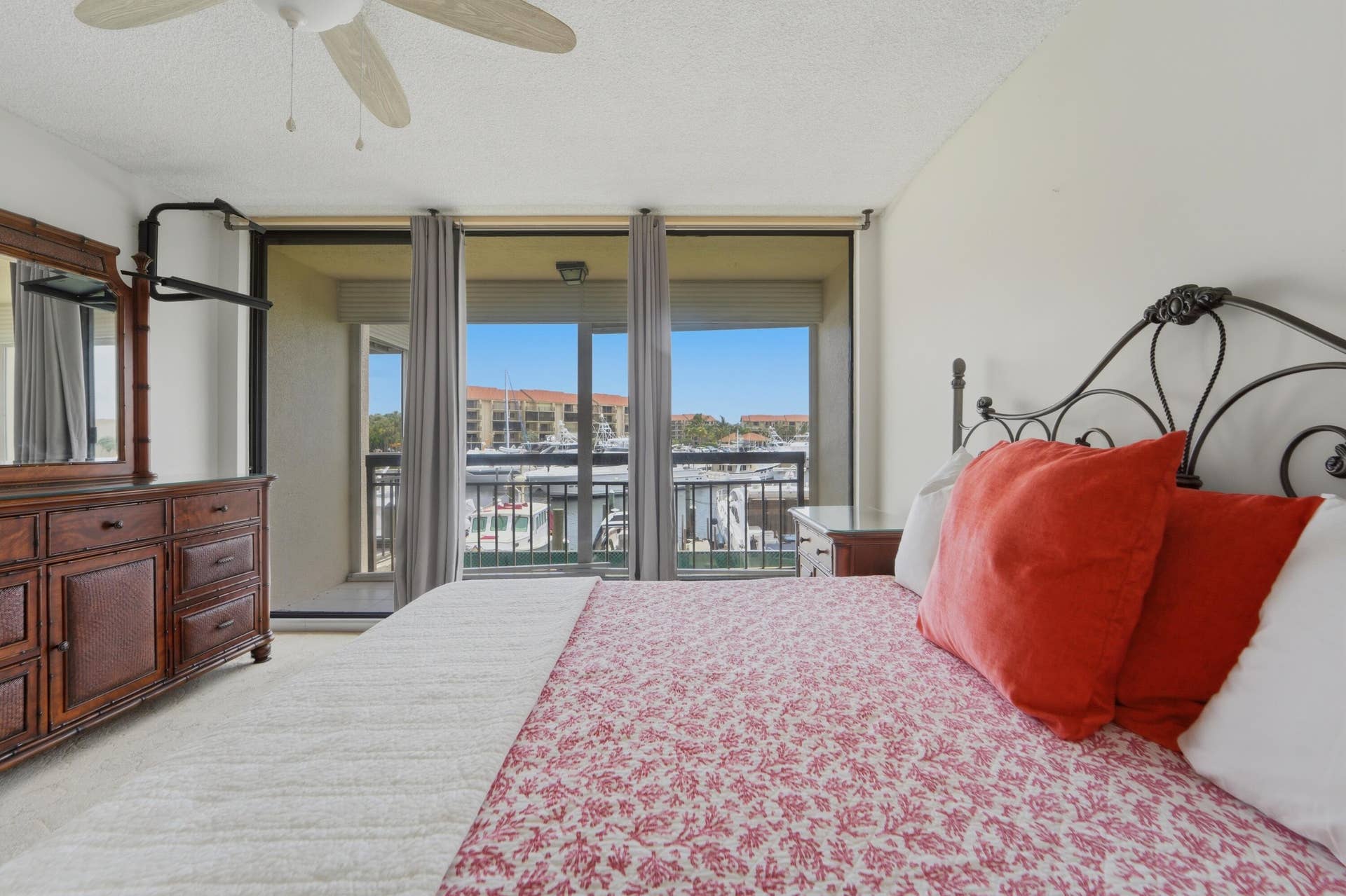 2601 MARINA ISLE Way, #204, Jupiter, FL 33477 Main Bedroom