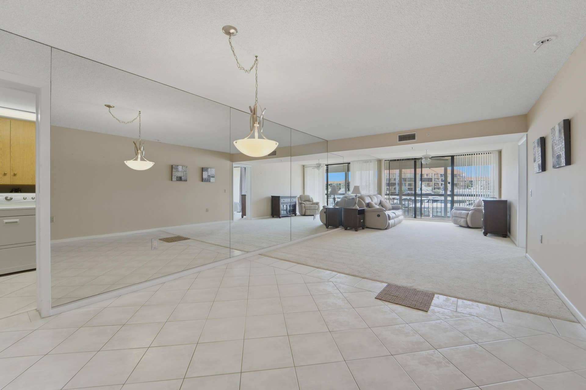 2601 MARINA ISLE Way, #204, Jupiter, FL 33477 Dining-Living
