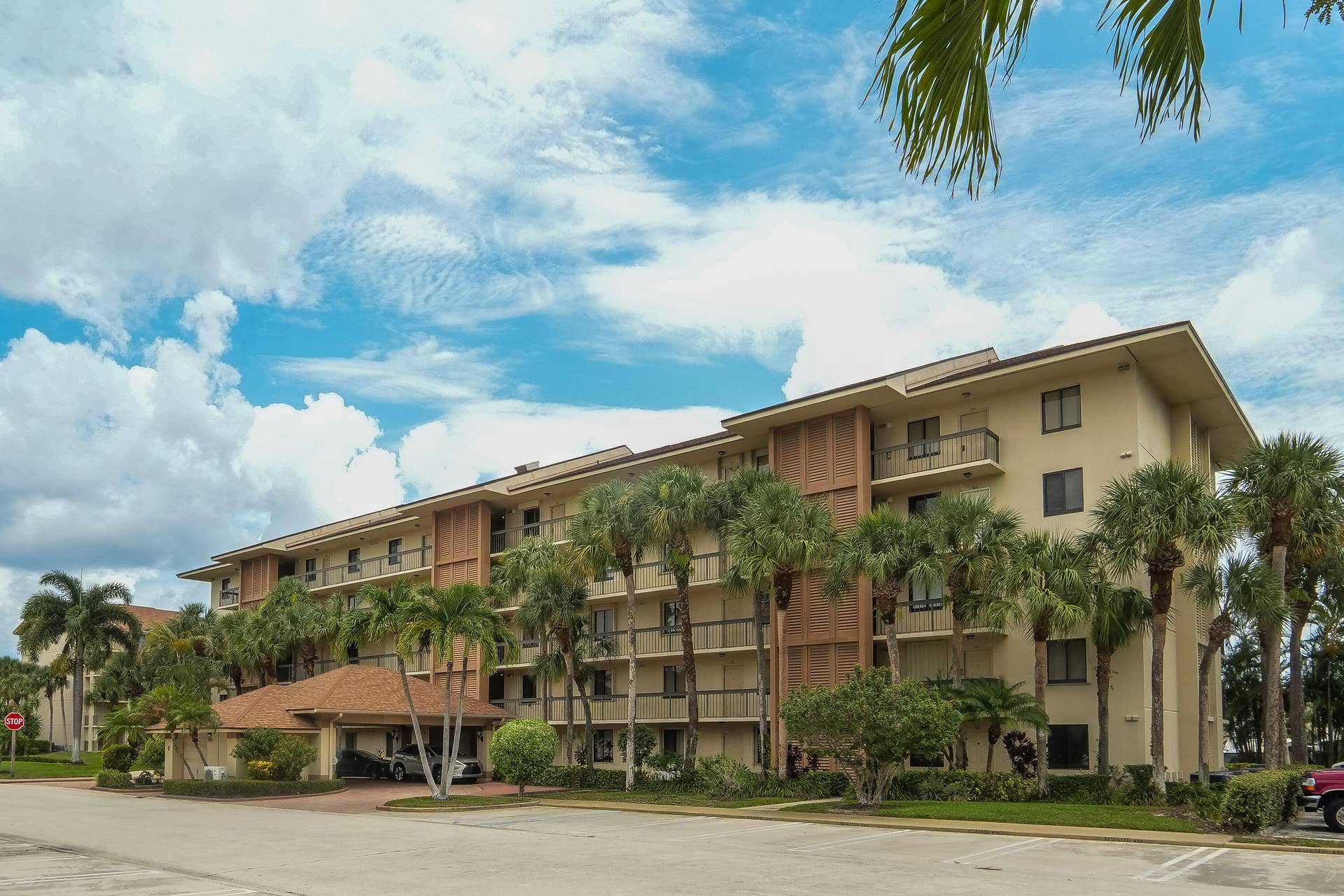 2601 MARINA ISLE Way, #204, Jupiter, FL 33477 2601 Marina way o-15