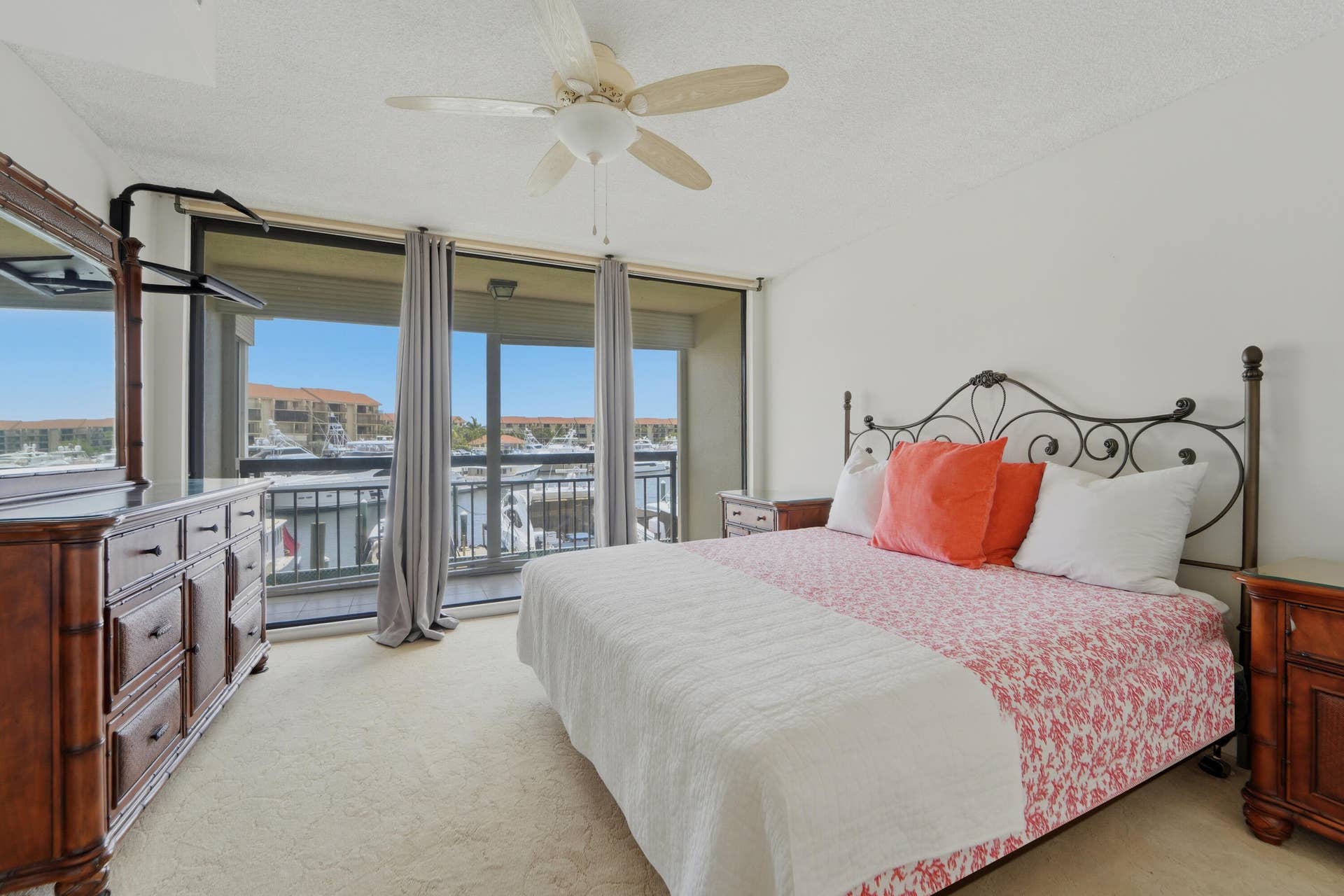 2601 MARINA ISLE Way, #204, Jupiter, FL 33477 Main Bedroom