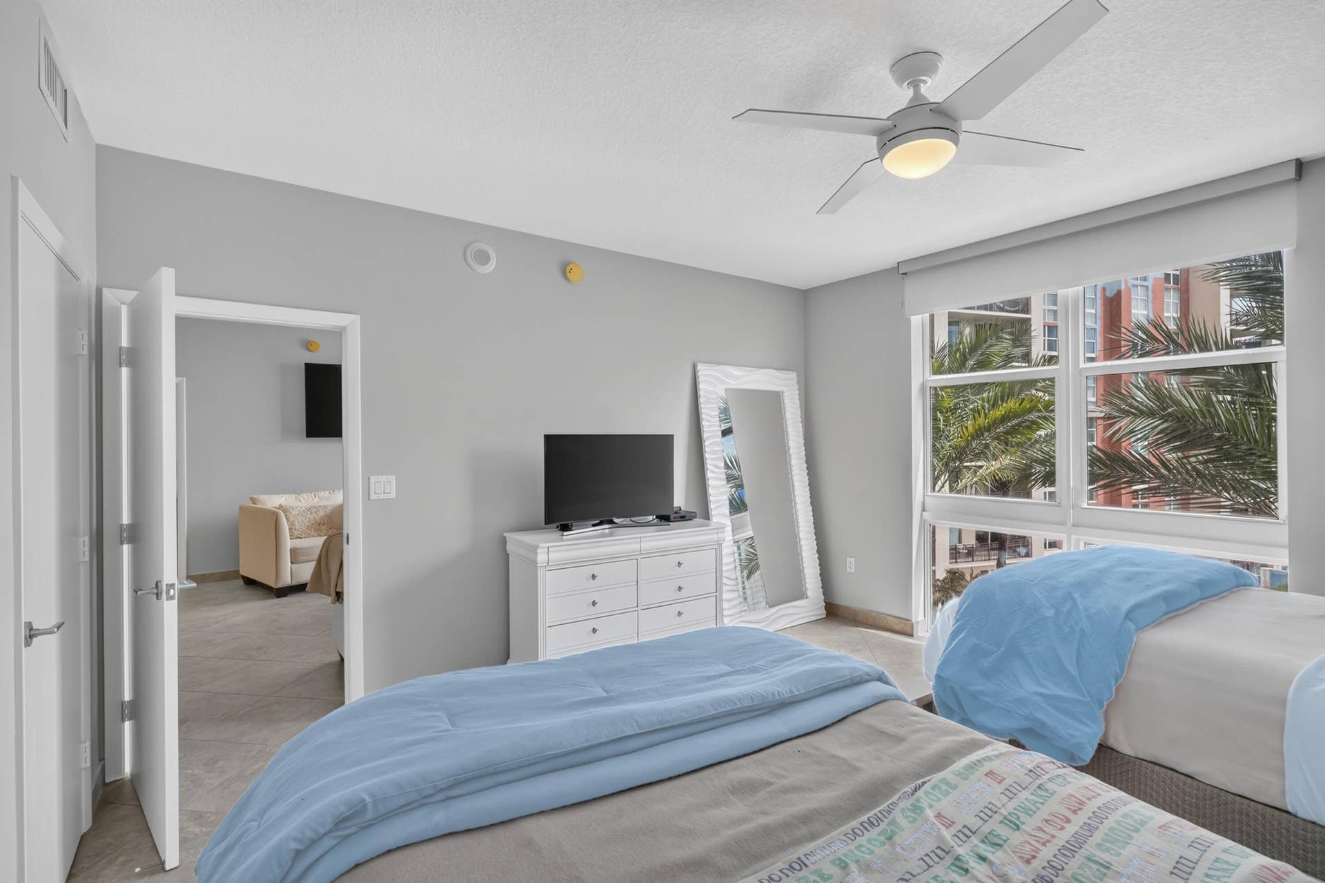 550 Okeechobee Boulevard, #1215, West Palm Beach, FL 33401 Guest Bedroom