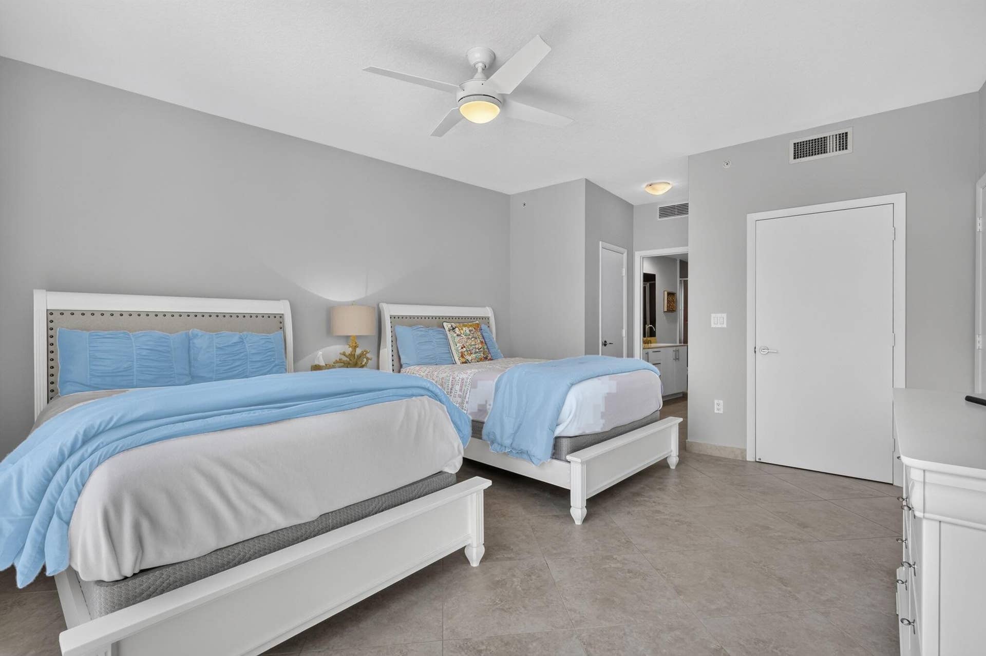 550 Okeechobee Boulevard, #1215, West Palm Beach, FL 33401 Guest Bedroom