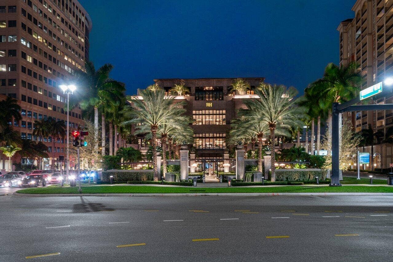 550 Okeechobee Boulevard, #1215, West Palm Beach, FL 33401 Nearest Neighbor RH Rooftop Restaurant