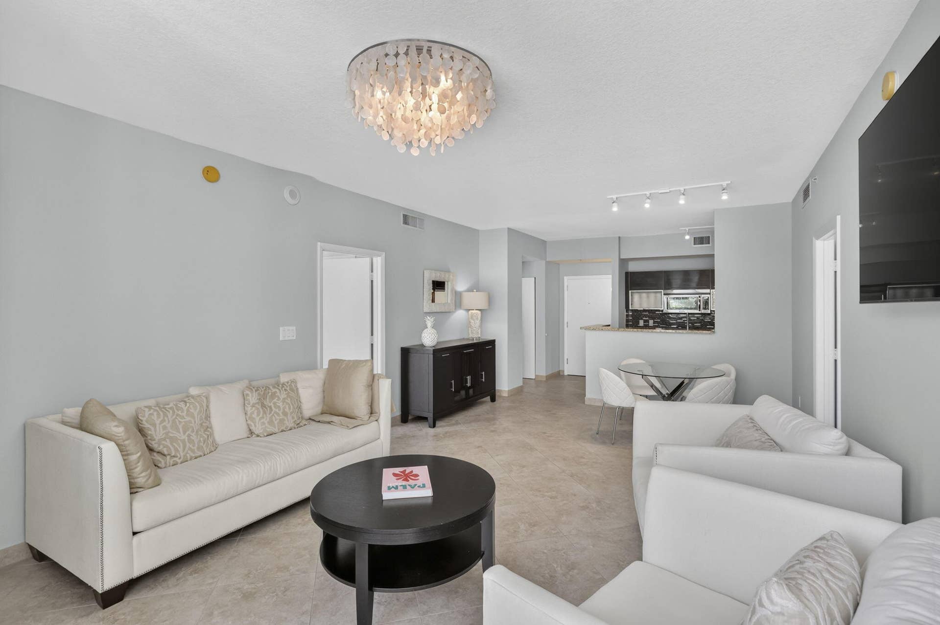 550 Okeechobee Boulevard, #1215, West Palm Beach, FL 33401 21-web-or-mls-BS1A8148