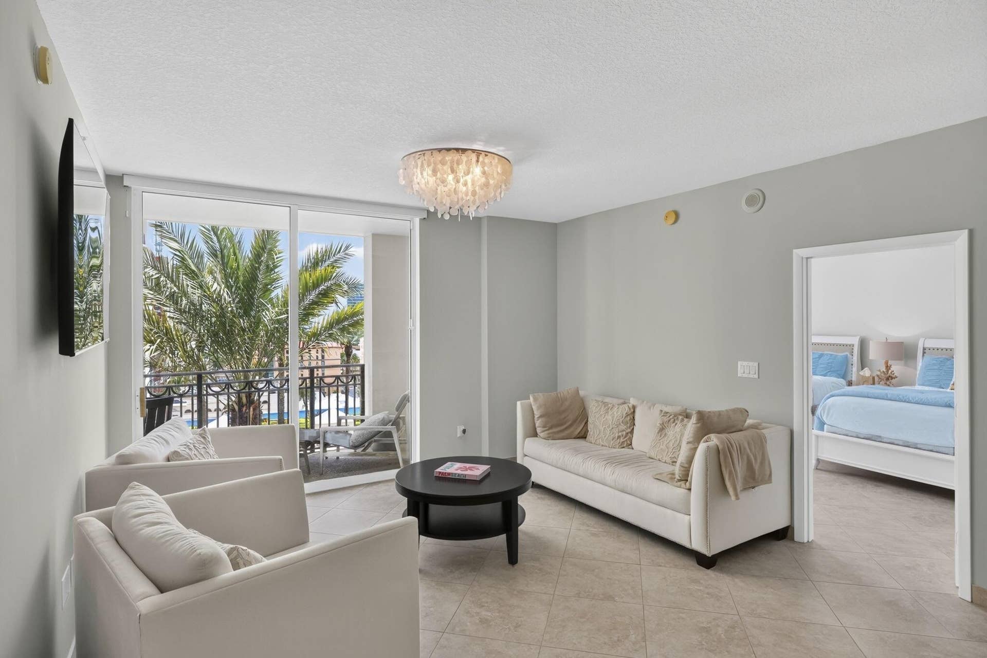 550 Okeechobee Boulevard, #1215, West Palm Beach, FL 33401 Living Area