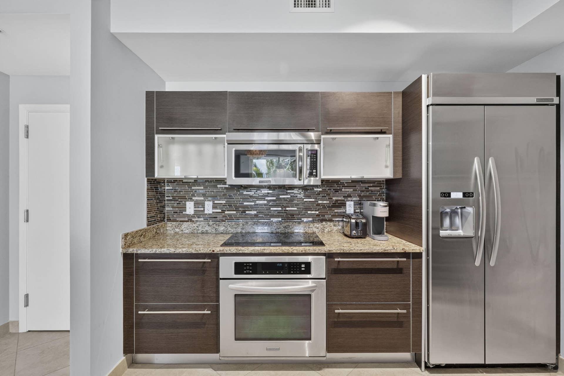 550 Okeechobee Boulevard, #1215, West Palm Beach, FL 33401 All Stainless Steel Kitchen Appliances