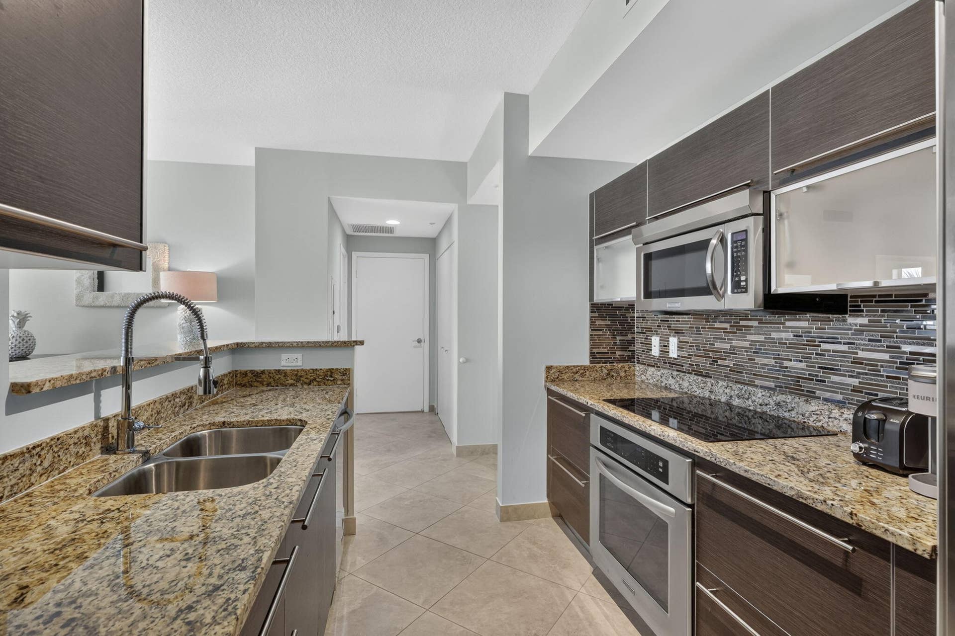 550 Okeechobee Boulevard, #1215, West Palm Beach, FL 33401 Kitchen Area