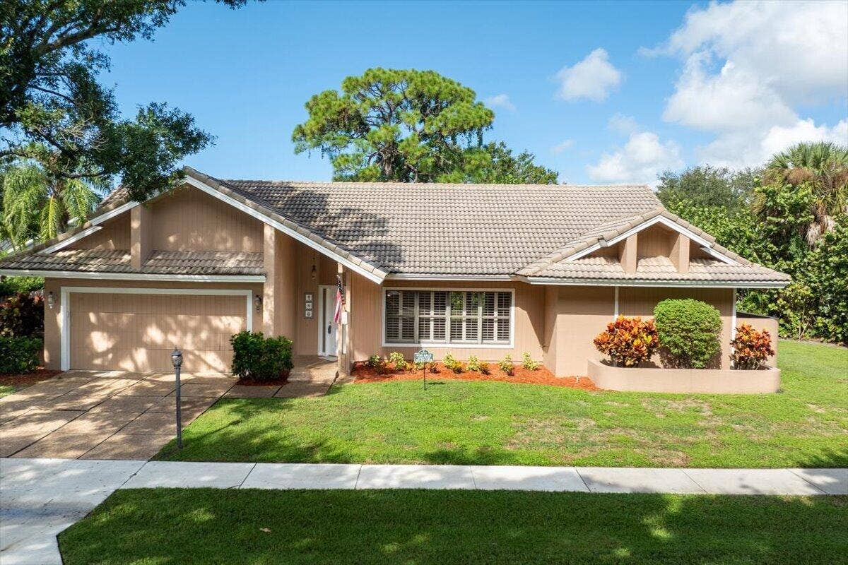 101 TIMBER Lane, Jupiter, FL 33458 39-101 Timber Ln X--1