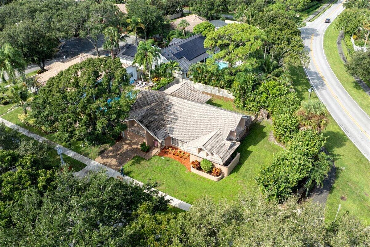 101 TIMBER Lane, Jupiter, FL 33458 54-101 Timber Ln Xx--8