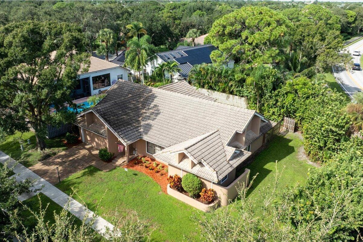 101 TIMBER Lane, Jupiter, FL 33458 01-101 Timber Ln Xx--2