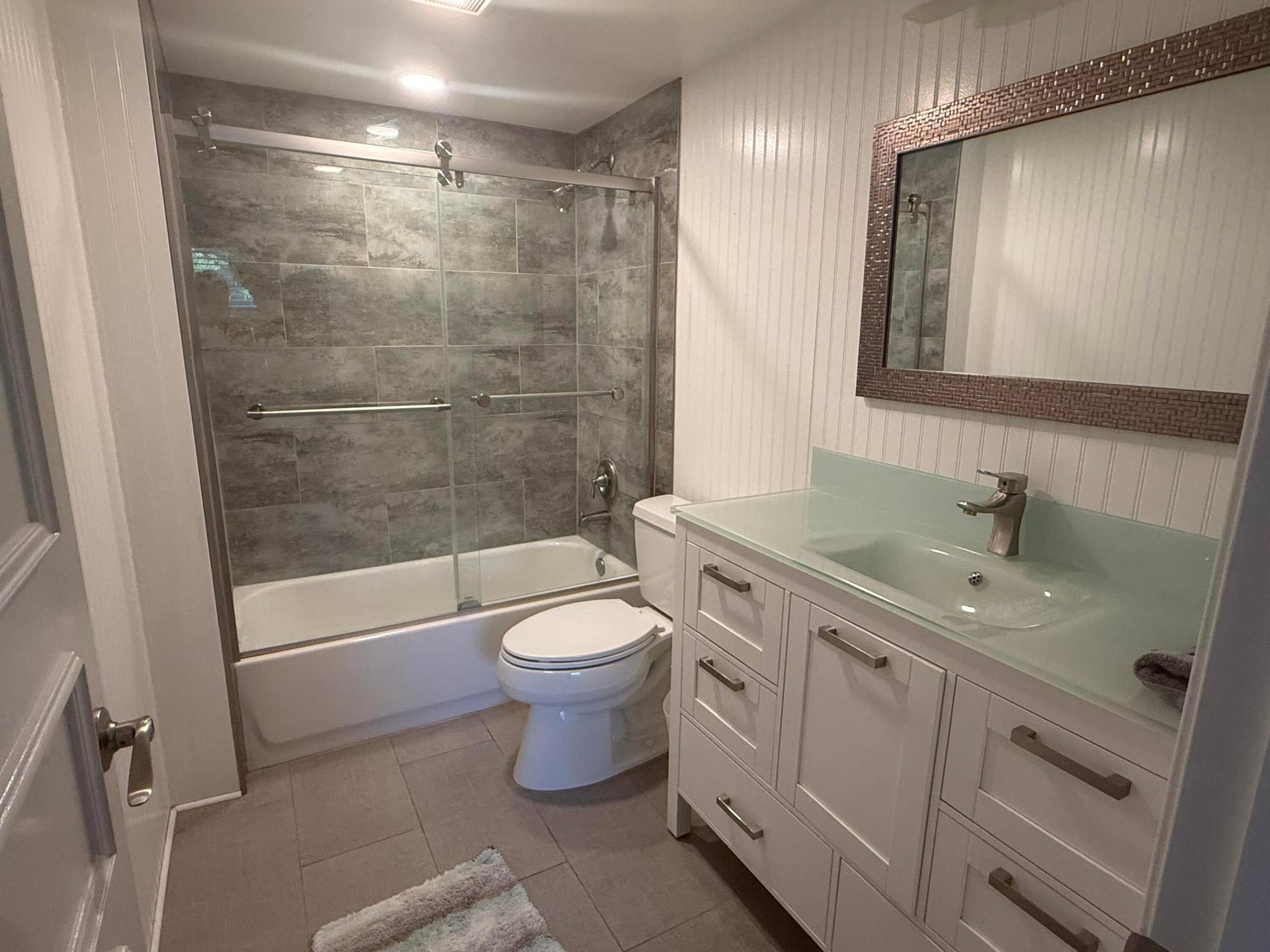 2nd Bathroom