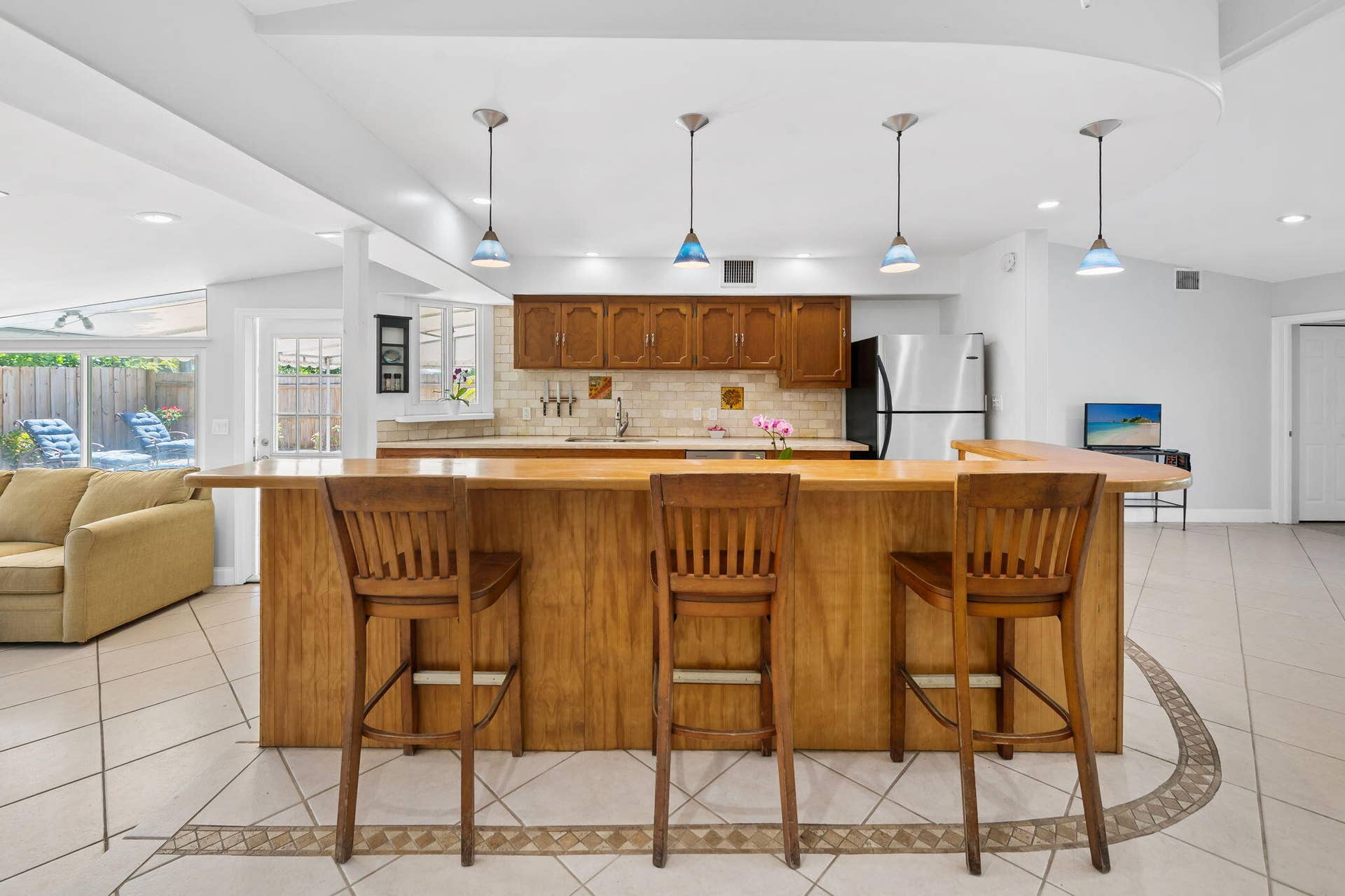 Kitchen with breakfast bar seating
