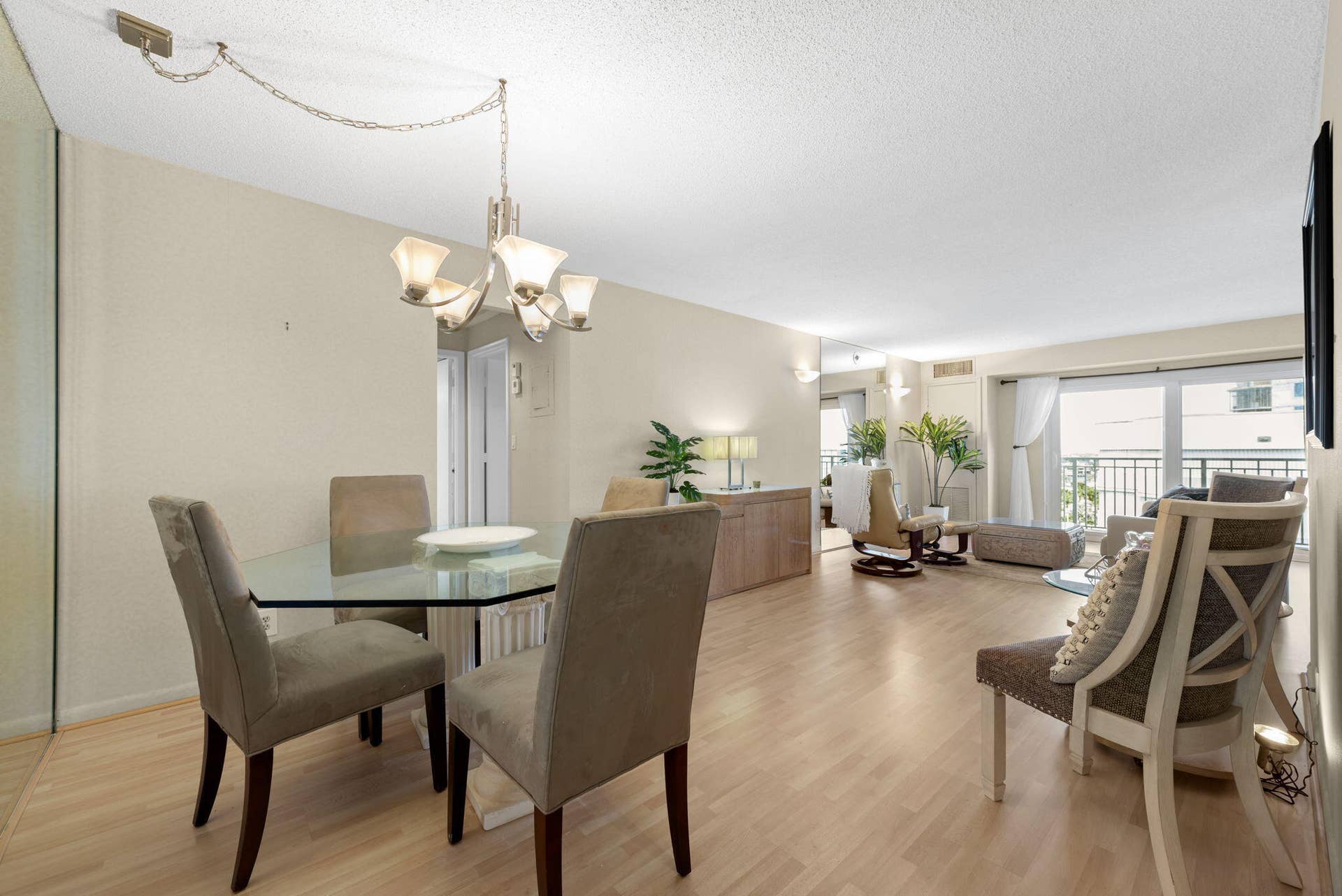 3215 S Ocean Boulevard, #906, Highland Beach, FL 33487 dining room