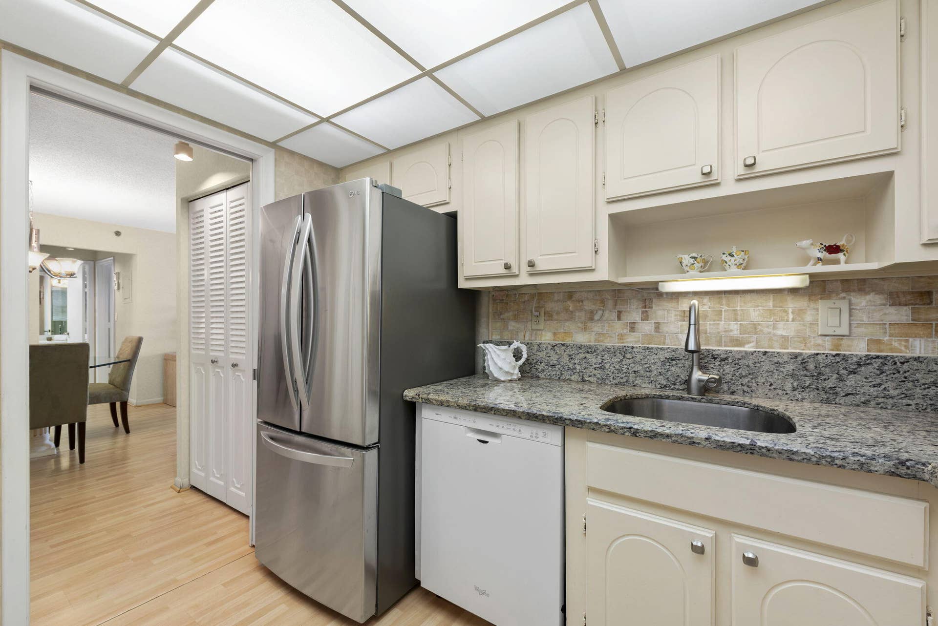 3215 S Ocean Boulevard, #906, Highland Beach, FL 33487 kitchen