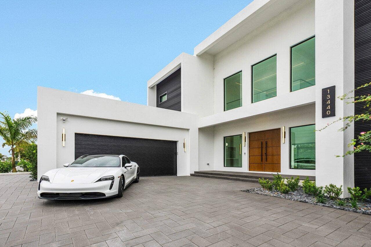 13440 US HIGHWAY 1, Juno Beach, FL 33408 ENTRY