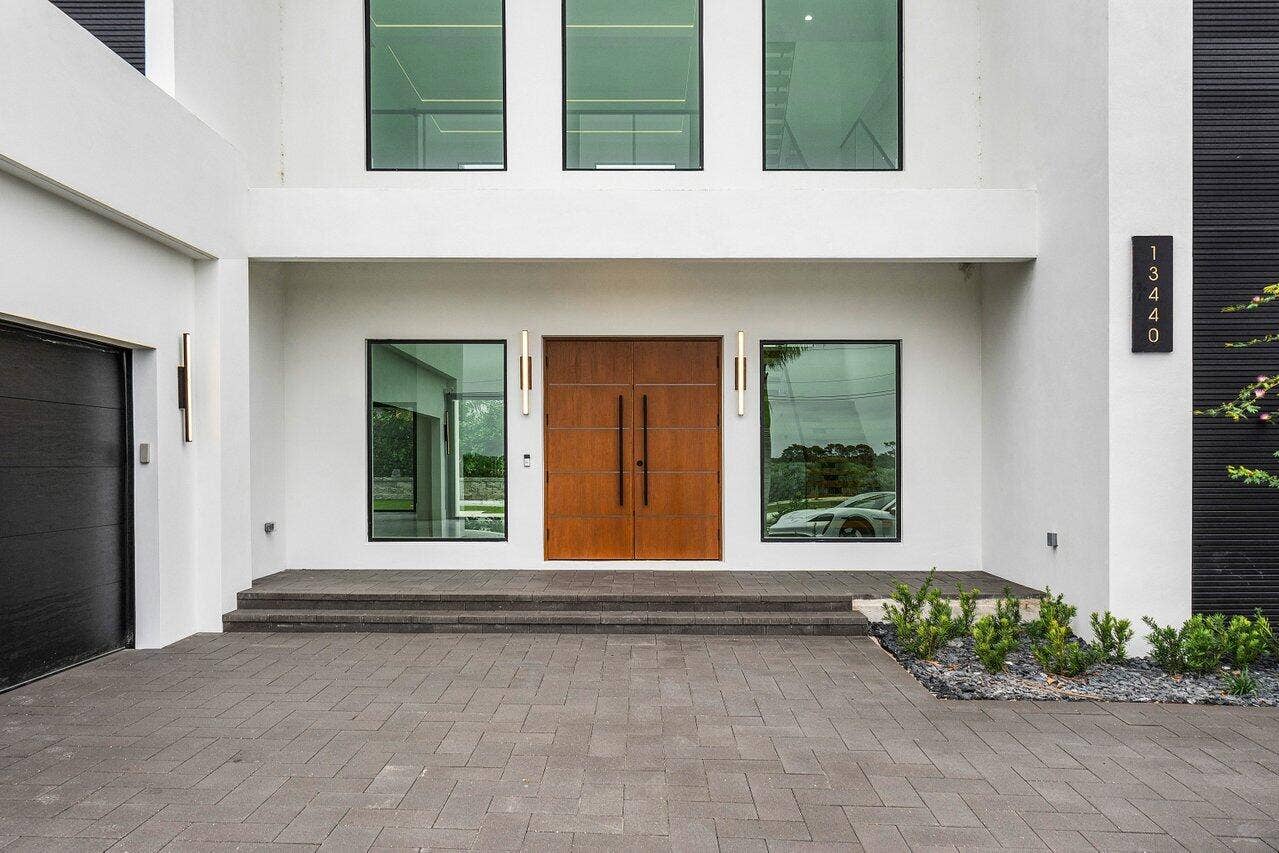 13440 US HIGHWAY 1, Juno Beach, FL 33408 ENTRY