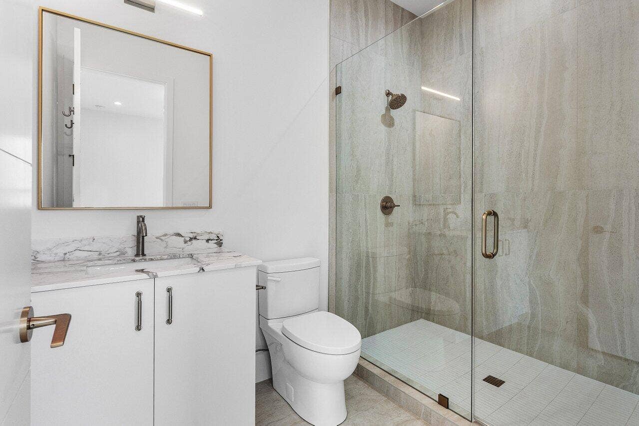 13440 US HIGHWAY 1, Juno Beach, FL 33408 BATH4