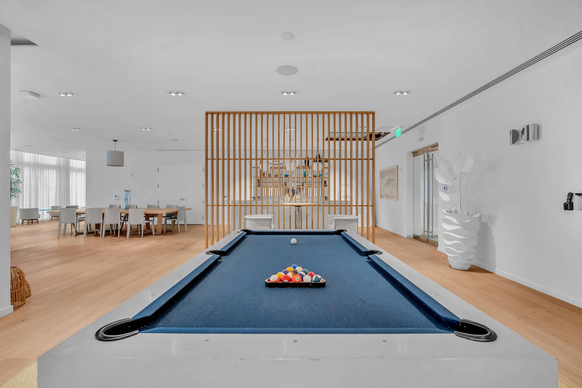 401 N BIRCH Road, #512, Fort Lauderdale, FL 33304 Club Room