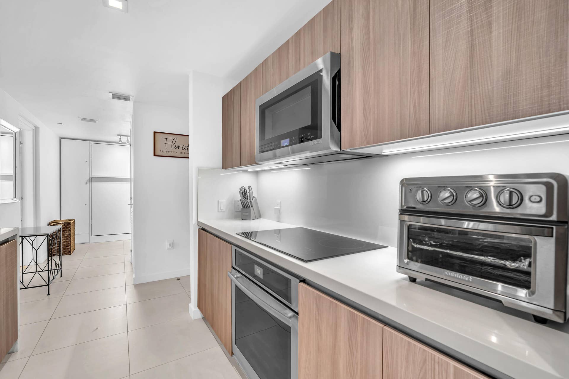 401 N BIRCH Road, #512, Fort Lauderdale, FL 33304 Kitchen