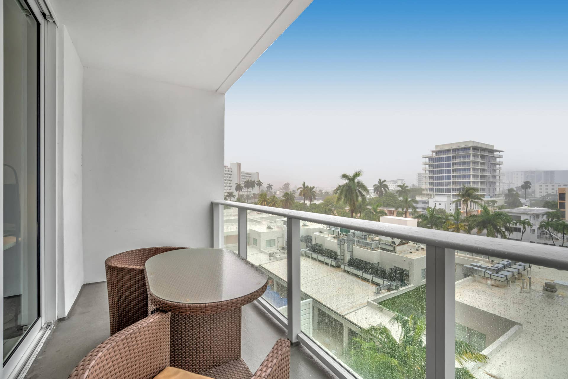 401 N BIRCH Road, #512, Fort Lauderdale, FL 33304 Balony