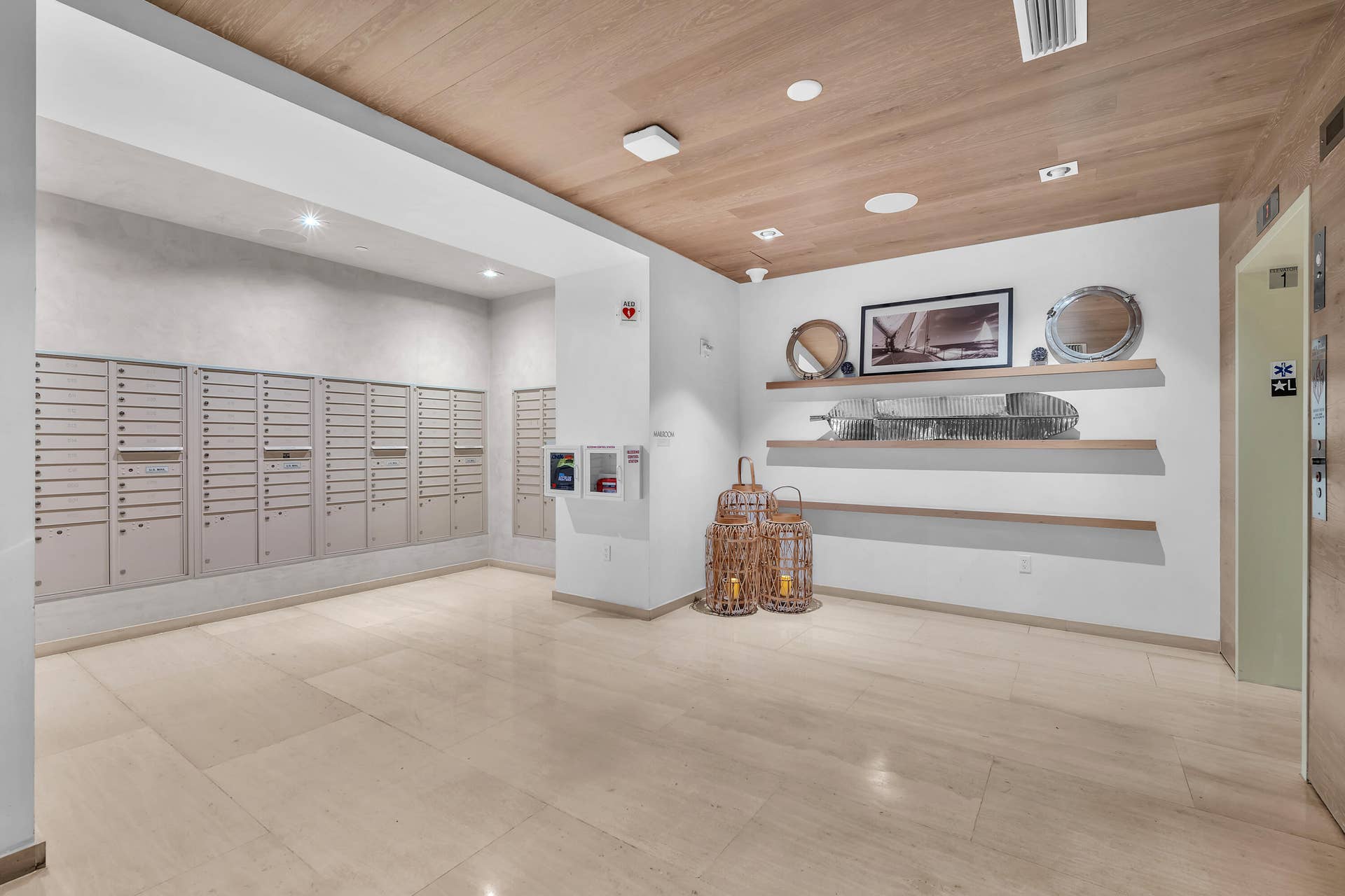 401 N BIRCH Road, #512, Fort Lauderdale, FL 33304 Lobby