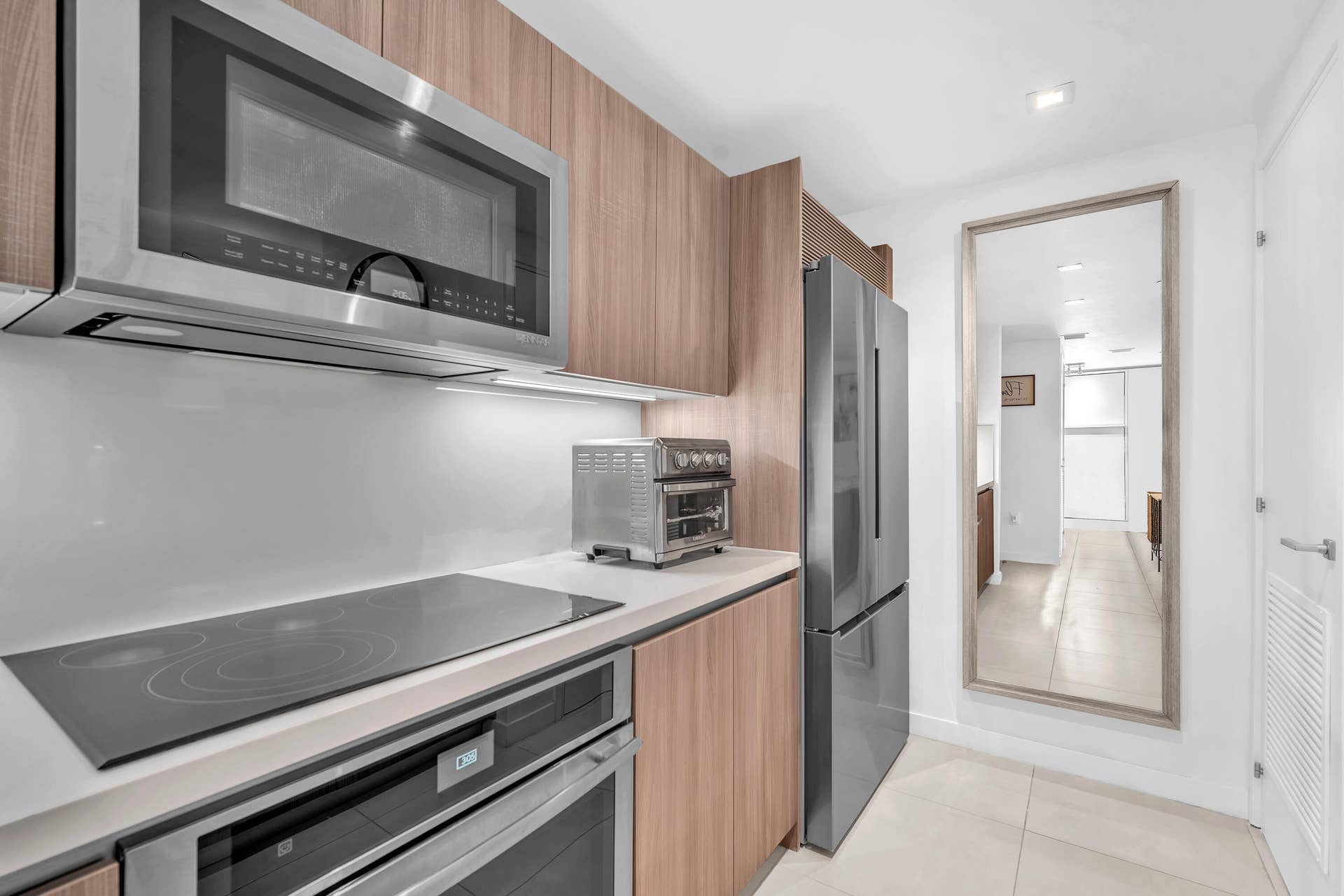 401 N BIRCH Road, #512, Fort Lauderdale, FL 33304 Kitchen