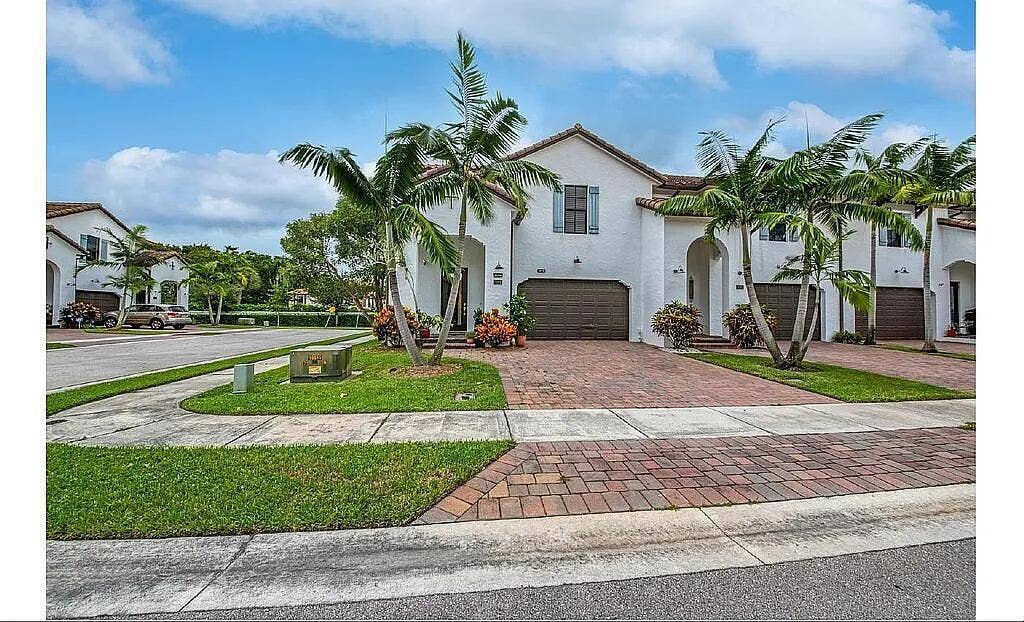 3199 Santa Catalina Place, Greenacres, FL 33467 01_beyc6aadb9bb6156a