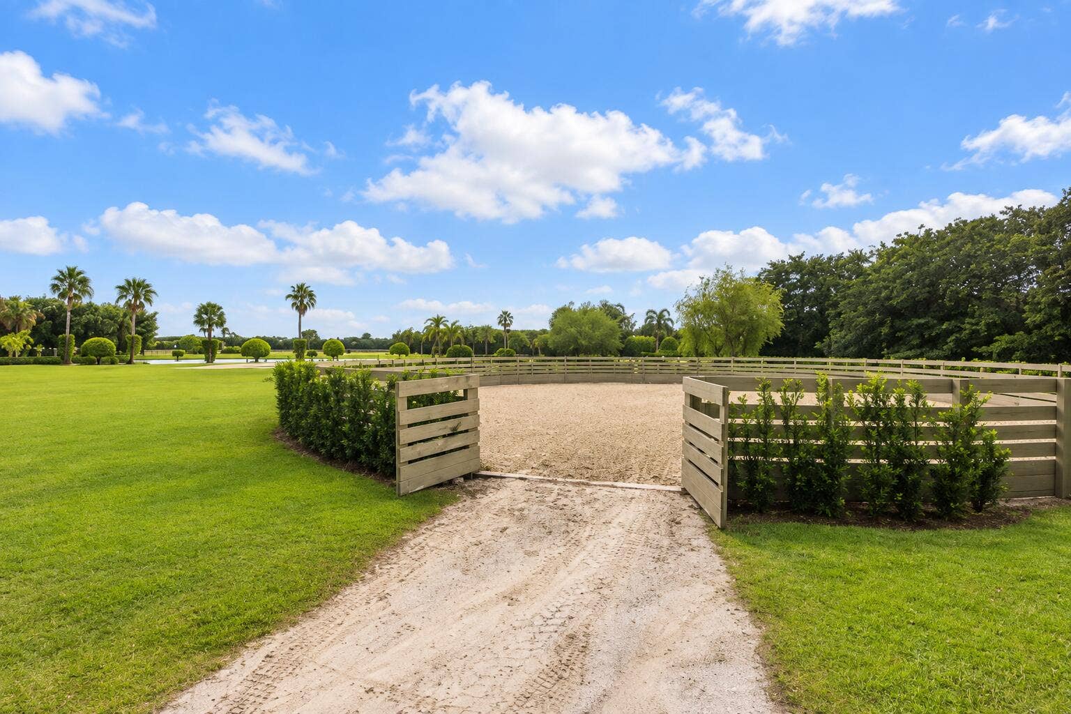 3206 OLDE HAMPTON Drive, Wellington, FL 33414 634D1E57-E37A-4562-A346-00D4D87DD98F