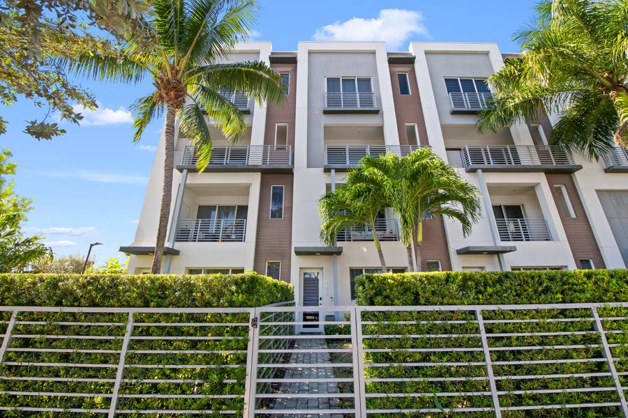 Property photo for 1025 NE 18th Avenue, #102, Fort Lauderdale, FL