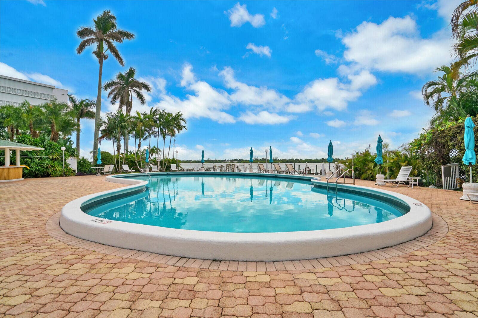 2505 S Ocean Boulevard, #305, Palm Beach, Palm Beach, FL 33480 43_Image_33_mls