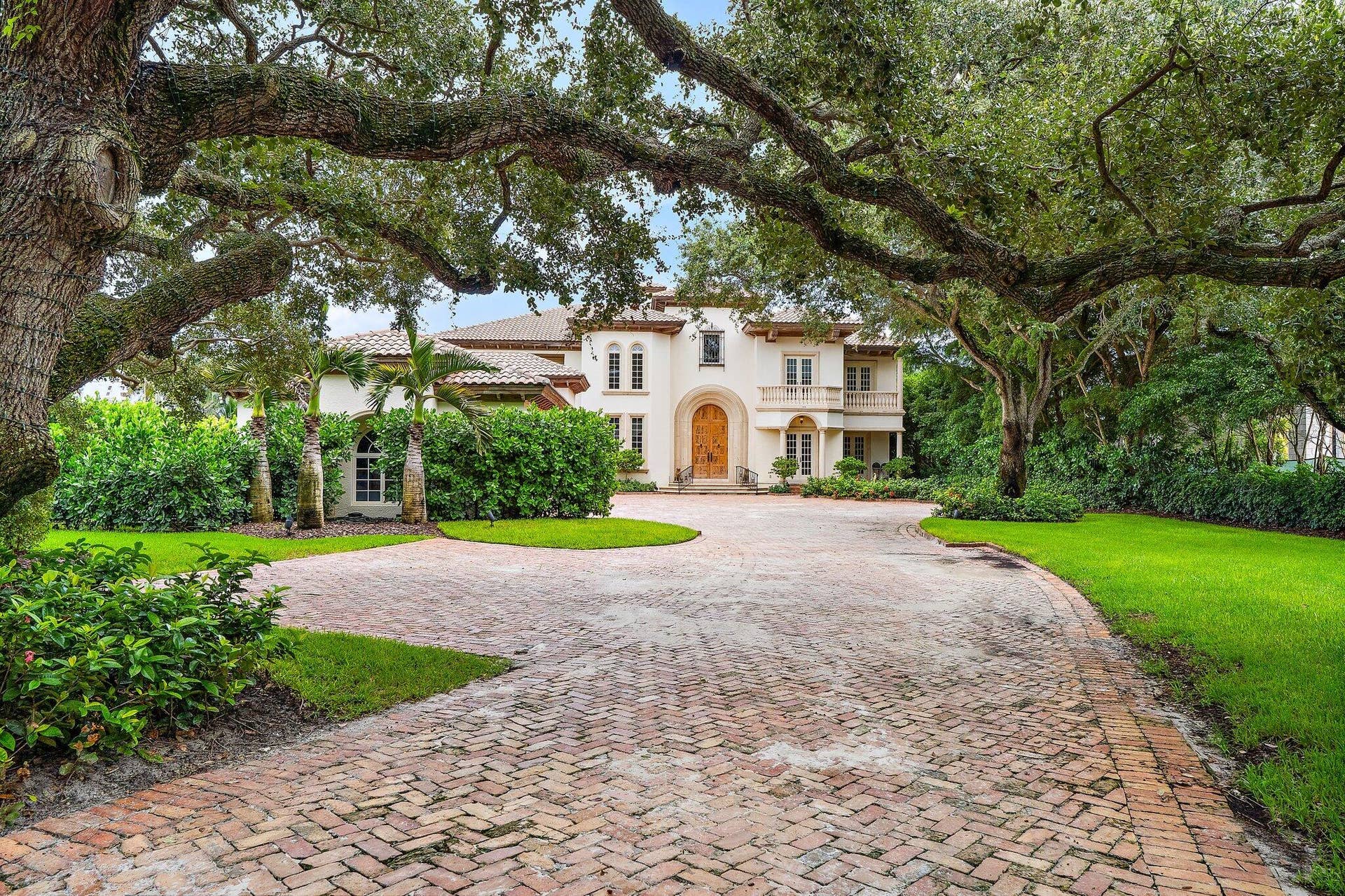 14898 PALMWOOD Road, Palm Beach Gardens, FL 33410 prime PBG/Jupiter area location... close to Everything!