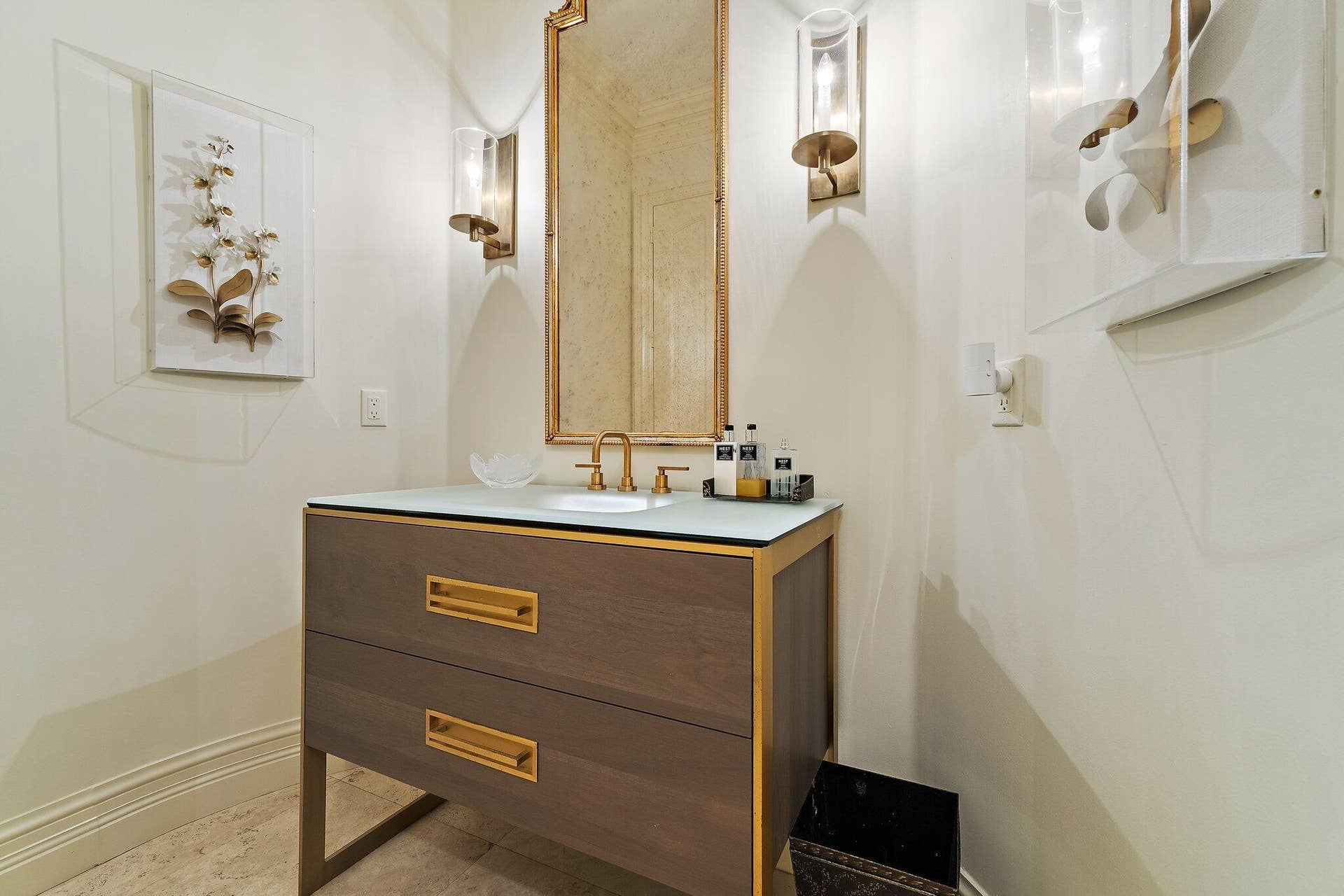 14898 PALMWOOD Road, Palm Beach Gardens, FL 33410 Powder Room