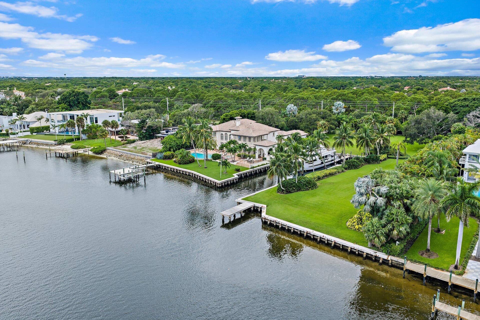 14898 PALMWOOD Road, Palm Beach Gardens, FL 33410 access to both Jupiter AND Palm Beach Inlets from this property