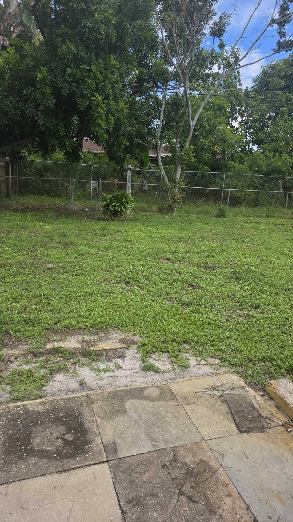 330 W 29TH Street W, Riviera Beach, Riviera Beach, FL 33404 50d55de7-bff7-4d8c-9e94-e456b233594c