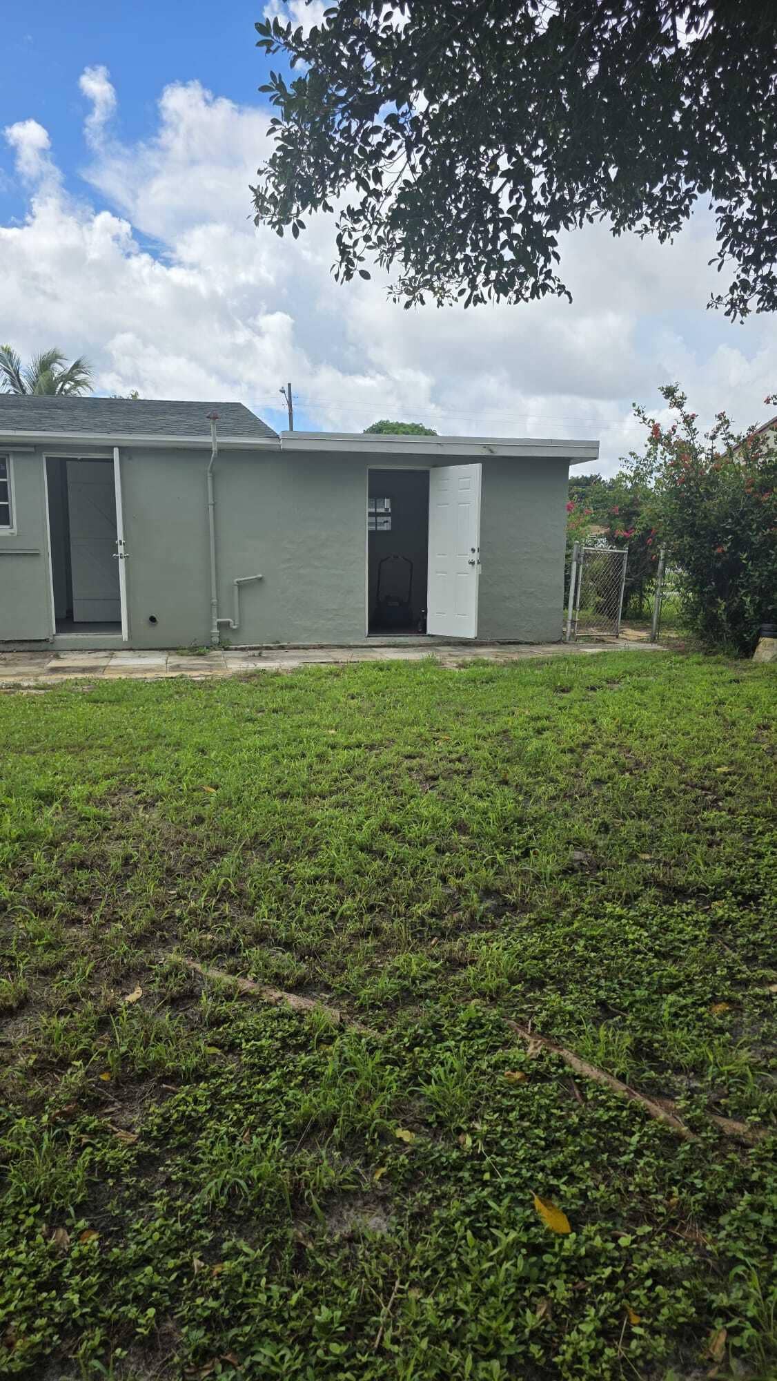 330 W 29TH Street W, Riviera Beach, Riviera Beach, FL 33404 eeb94ffd-bfaf-4b3f-a240-327de2a6ee19