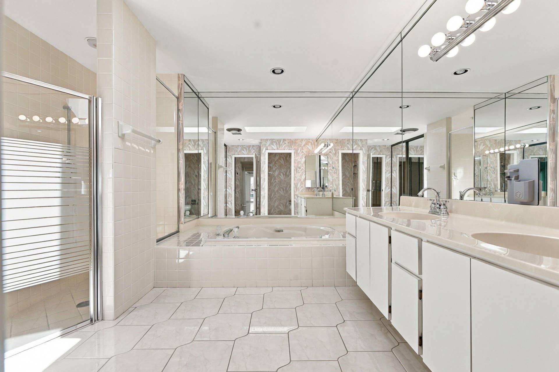 352 River Edge Road, Jupiter, FL 33477 Primary Bath