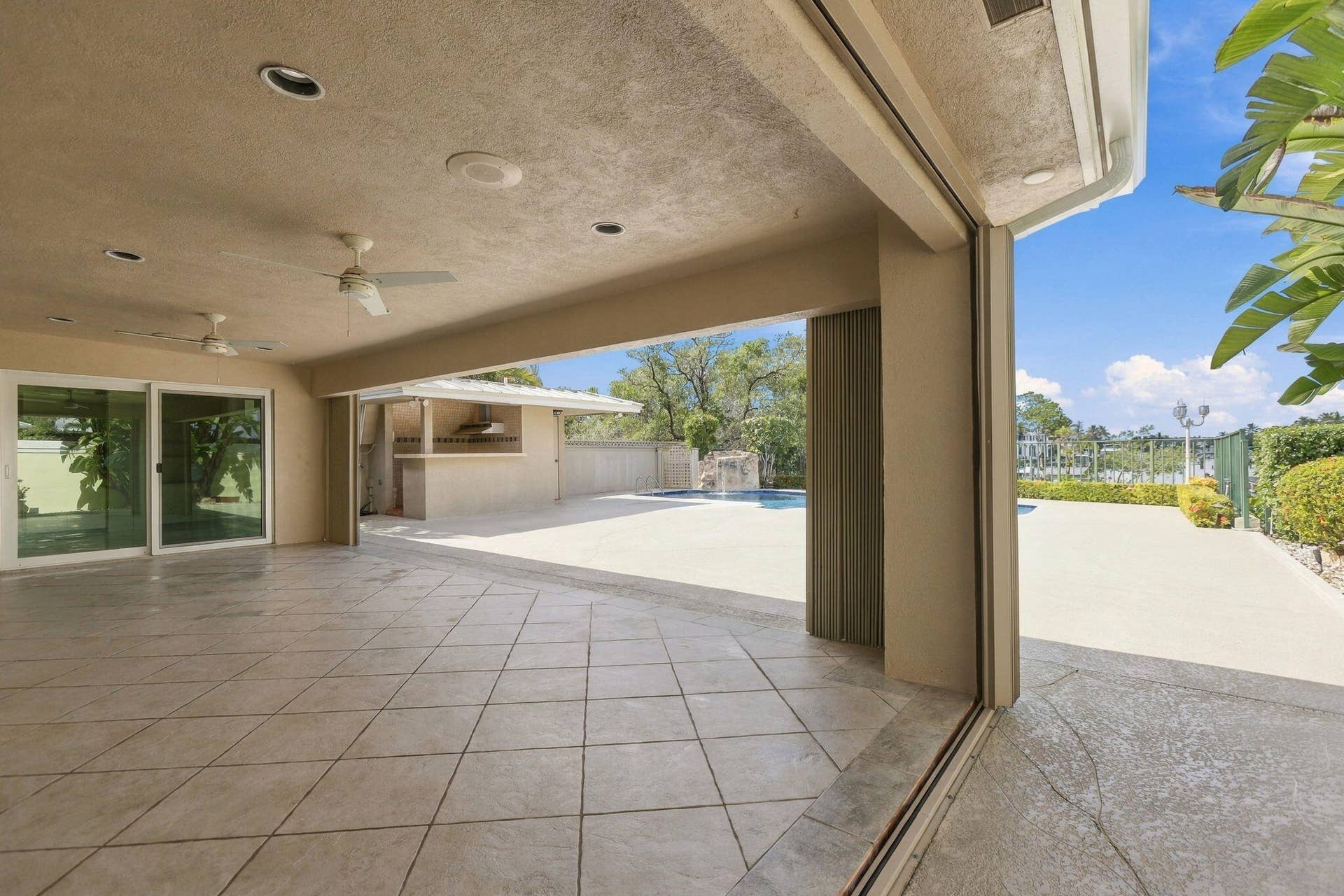 352 River Edge Road, Jupiter, FL 33477 35-web-or-mls-0V8A7141