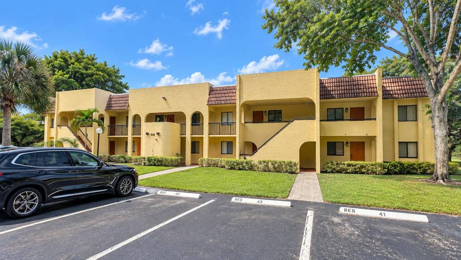 Property photo for 918 SW 9th Street Circle, Boca Raton, FL