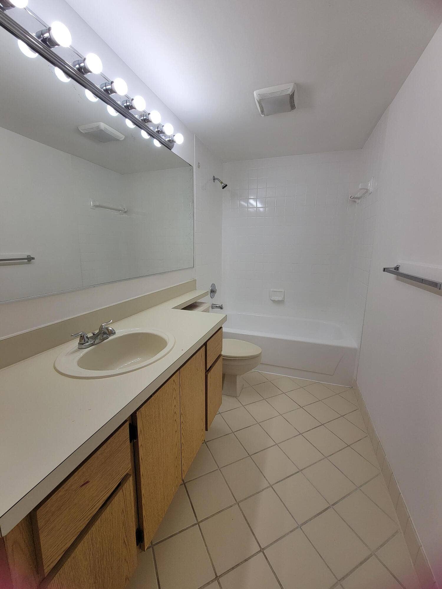 588 GREEN SPRINGS Place, #588, West Palm Beach, West Palm Beach, FL 33409 1000401842