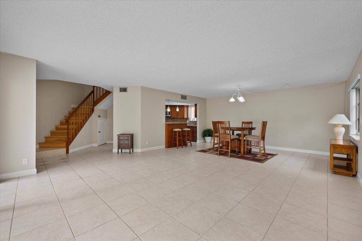 251 SEABREEZE Circle, Jupiter, Jupiter, FL 33477 Living /Dining